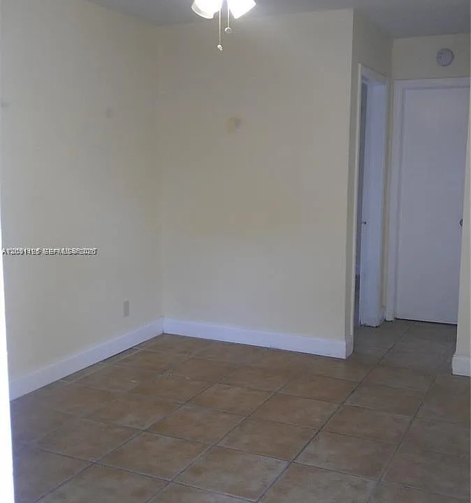 2441 SW 27th Ave #3
