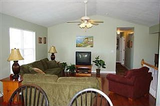 4th image of 126 Excalibur Blvd