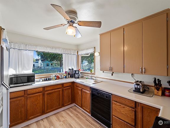 5th image of 604 Holly Street