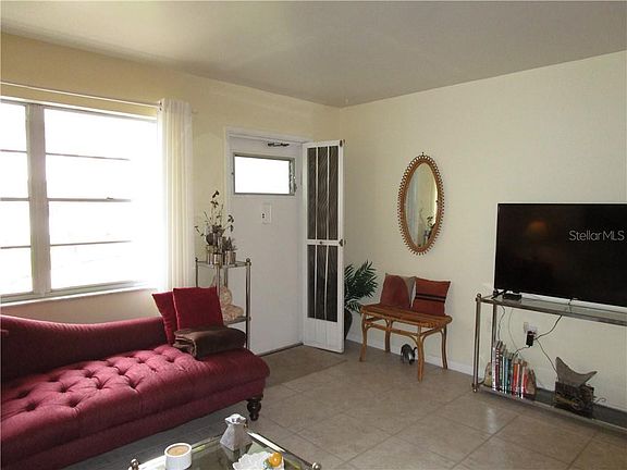 4th image of 5876 21st St N APT 8