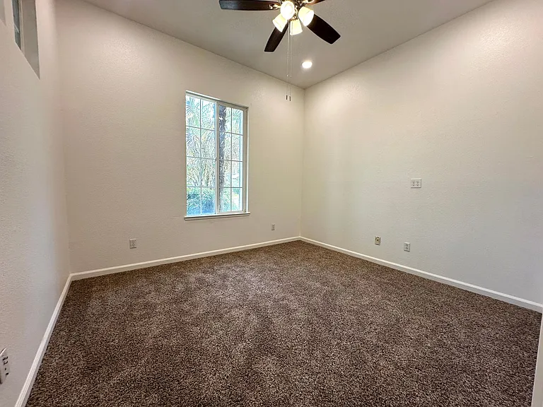 3545 Laguna Ct — Photo 18