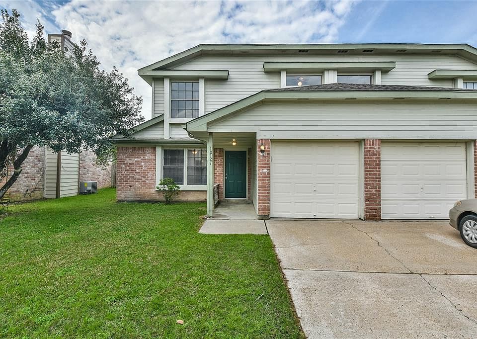 1st image of 10127 Emerald Park Dr