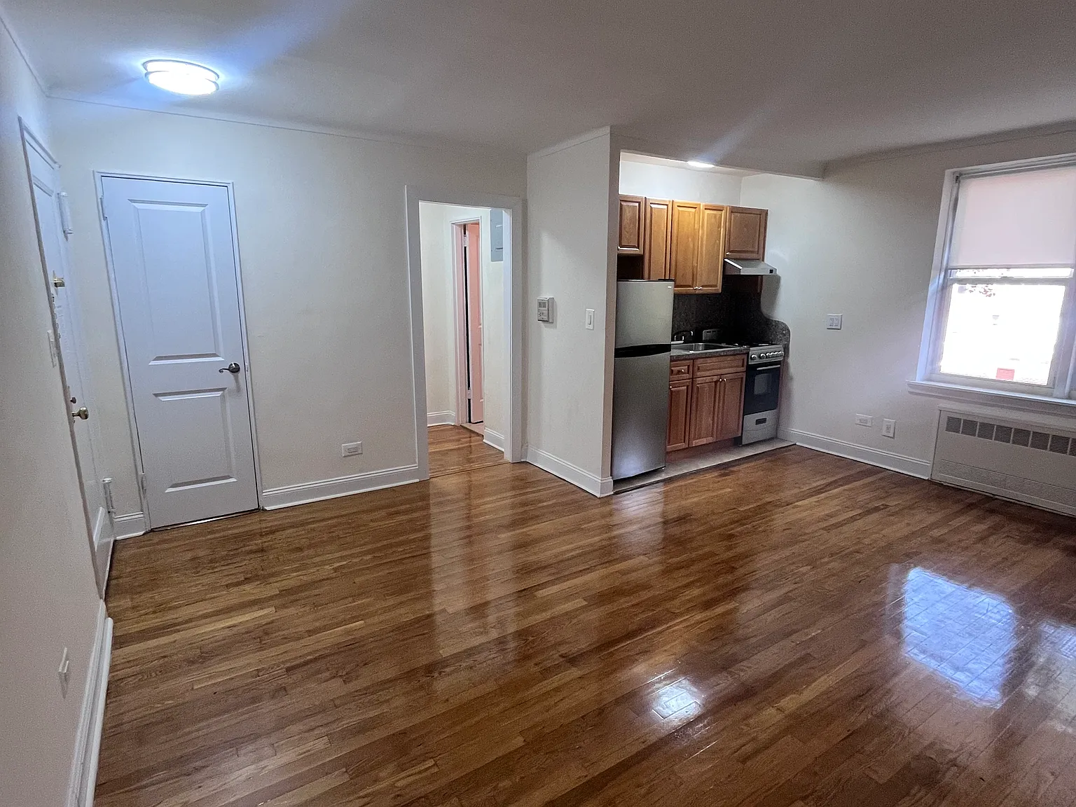Studio, 550 sqft, $1,825 — Photo 3