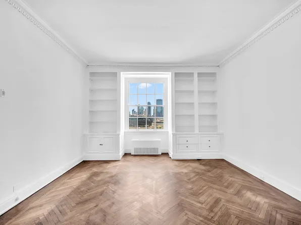 1 Sutton Place South image 5 of 26