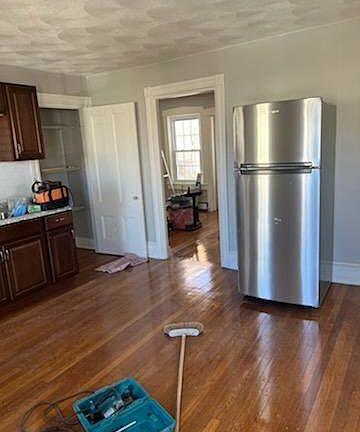 5th image of 25 Illinois St Floor 2