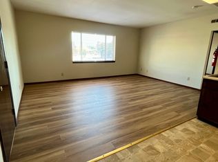 317 W Washington St APT I, Springfield, IL 62701