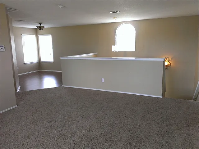 7504 Wood Slope Dr — Photo 11