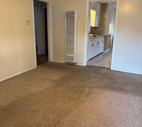 3rd image of 7132 Oak Park Dr