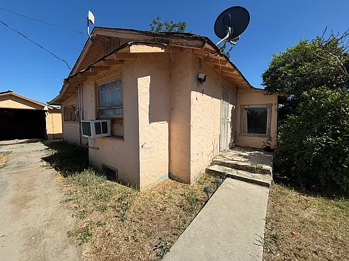 7649 20 1/2 Ave Photo 1