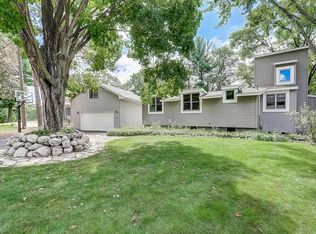 6221 Belmore Ln, Hopkins, MN 55343