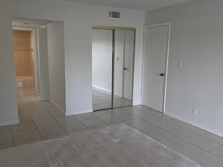 3905 N Nob Hill Rd #206 — Photo 21