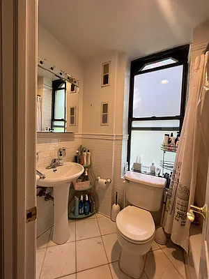 Rented by CitySites Real Estate Group | media 6