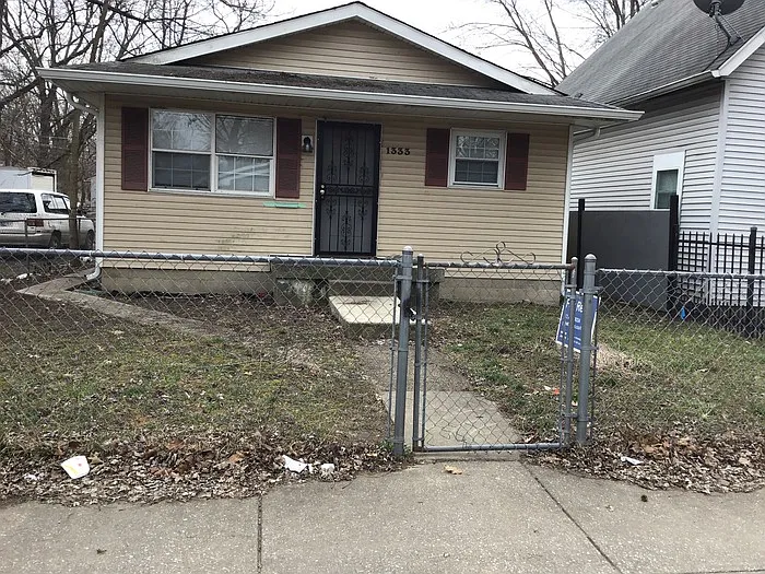1333 W Pruitt St photo 1