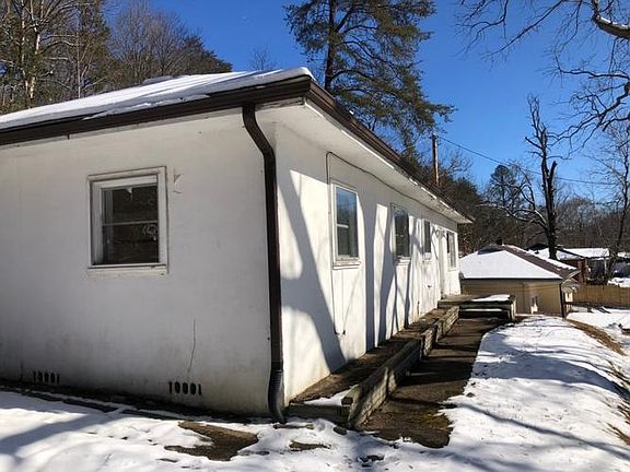 3rd image of 230 Clay Dr