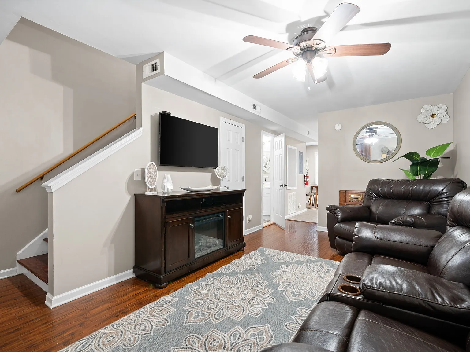 2311 Raleigh Court — Photo 2