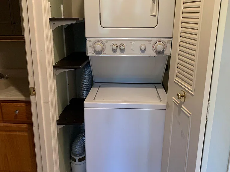 2403 S Goebbert Rd — Photo 11