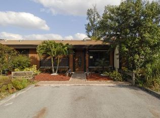 10140 Phoenix Ct, Pembroke Pines, FL 33026
