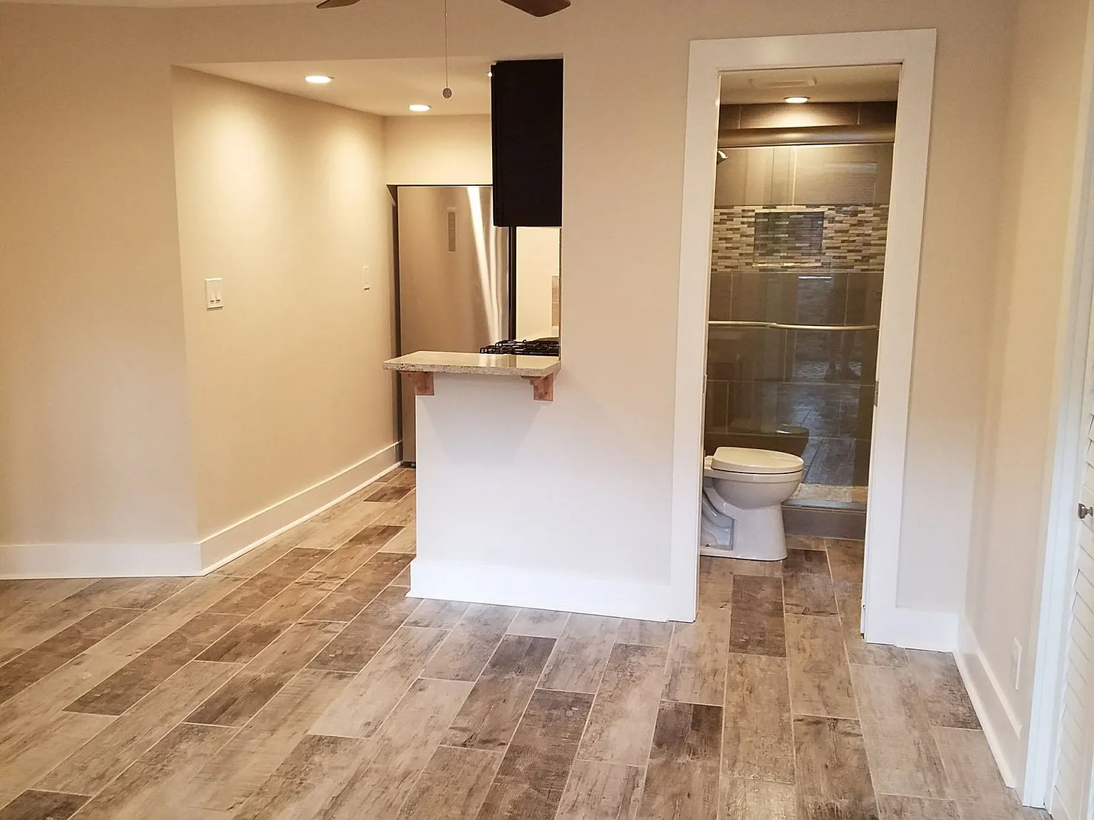 Studio, 1.0 bath, 550 sqft, $1,430 — Photo 2