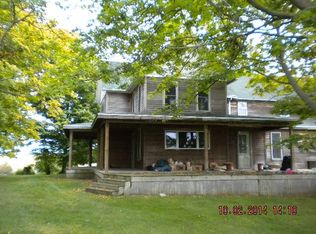 10587 E Cedarville Rd, Davis, IL 61019