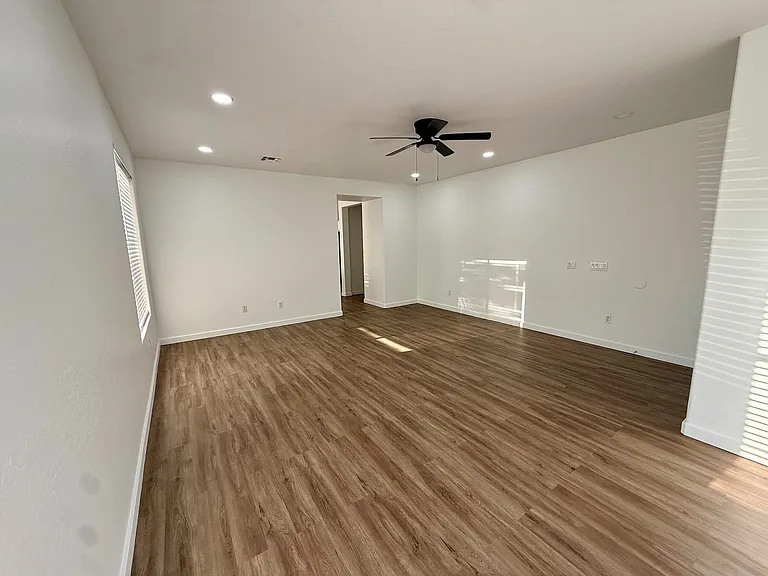 15238 W Custer Ln — Photo 19