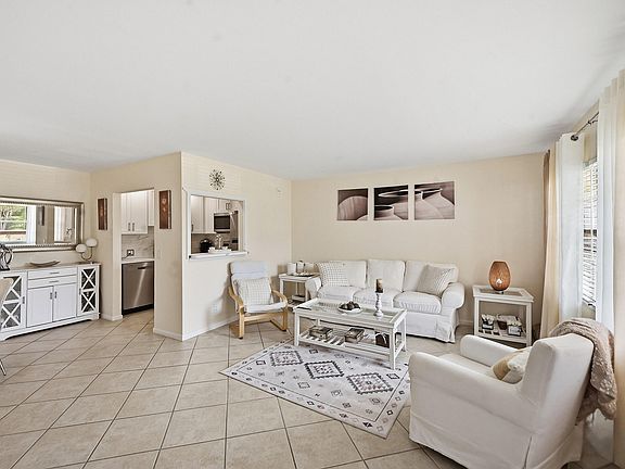 3rd image of 314 Brighton #H
