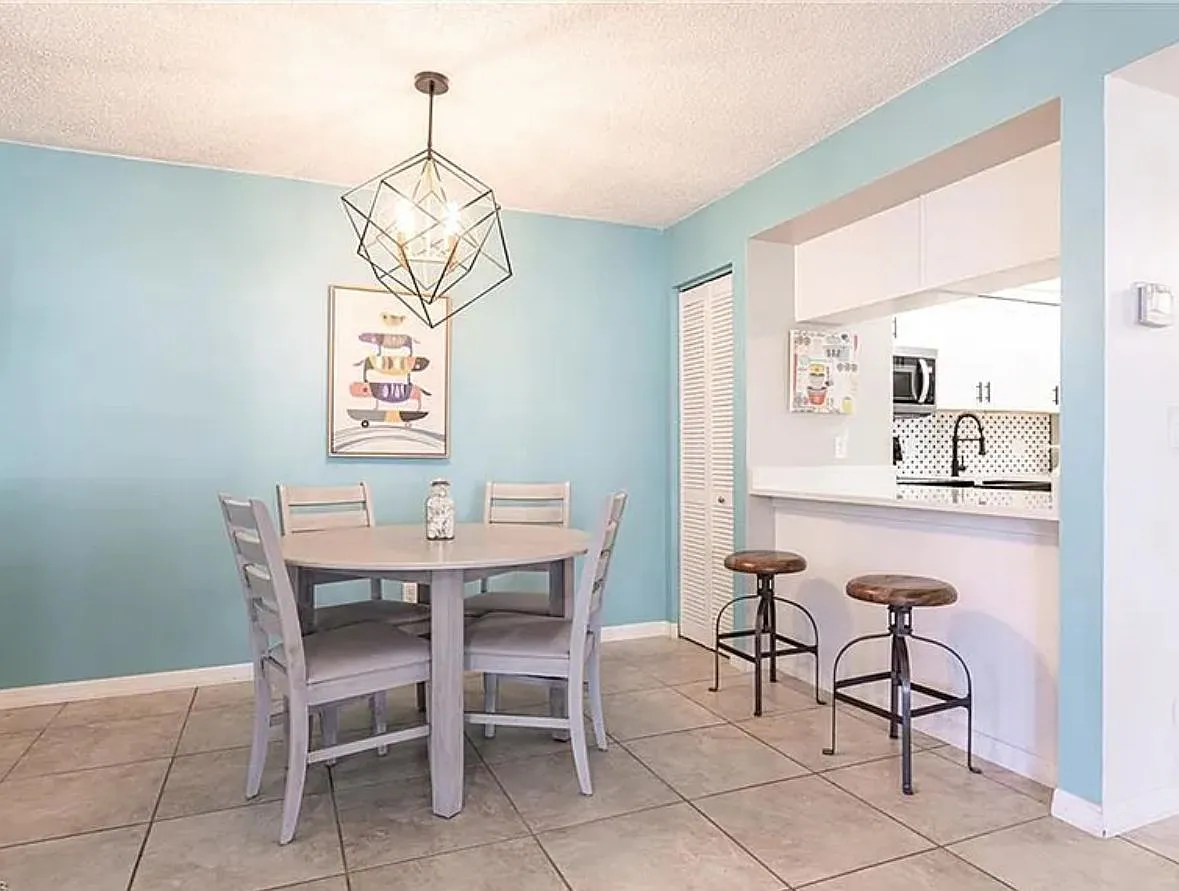 2 bed, 2.0 bath, $1,900 — Photo 2