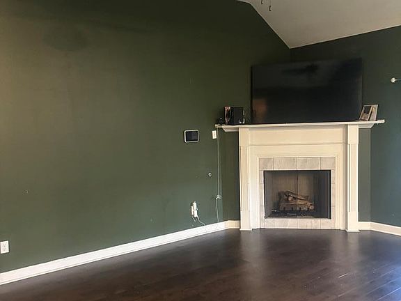 3rd image of 1704 Pine Ridge Dr