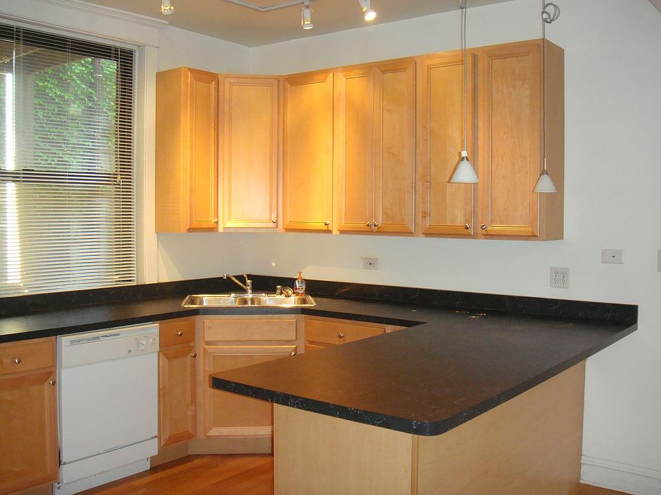 BIG KITCHEN ISLAND OPEN TO LIVING ROOM