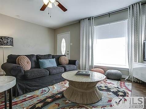 4th image of 3751 Seguin Dr