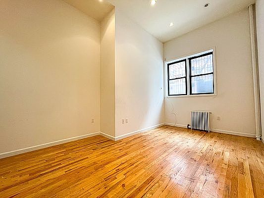 1st image of 166 Suffolk St #B