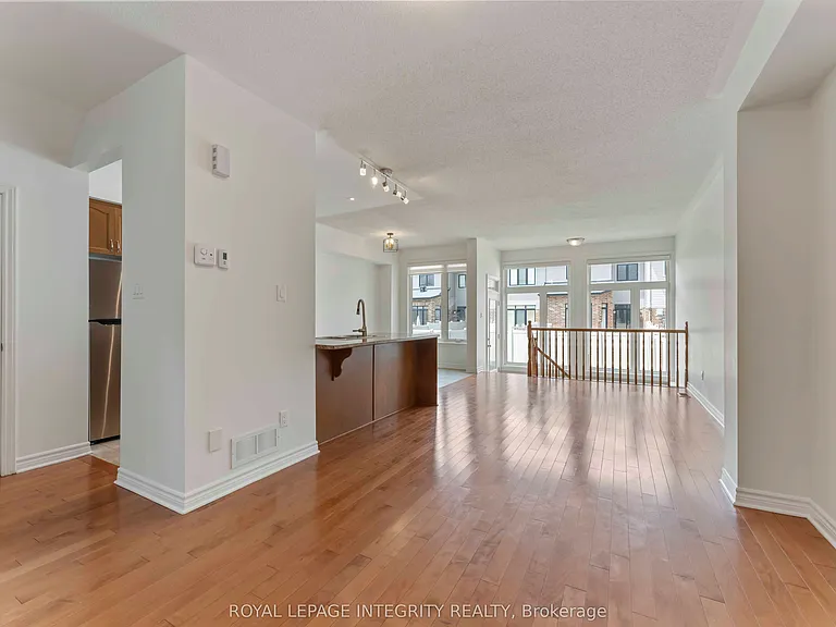 424 Cooks Mill Cres — Photo 5