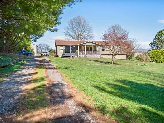 4th image of 266 McGavock Ln