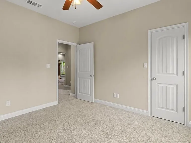 5005 Hidden Acres Dr — Photo 29