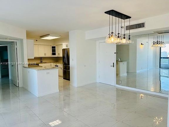5th image of 3530 Mystic Pointe Dr