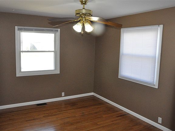 4th image of 1208 38th St SE