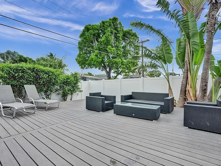 1001 SE 13th Ct — Photo 47