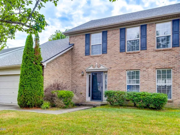 9002 Crooked Arrow Ct, Louisville, KY 40228