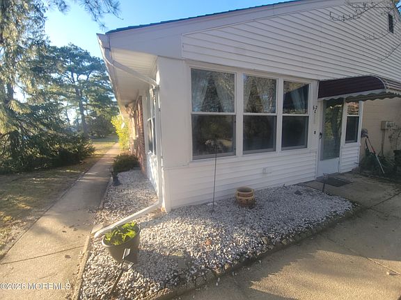 3rd image of 62 C Kennedy Drive