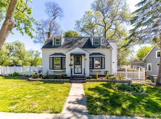 401 S Lake Ter, Mundelein, IL 60060