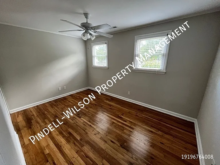 2210 Bernard St — Photo 5