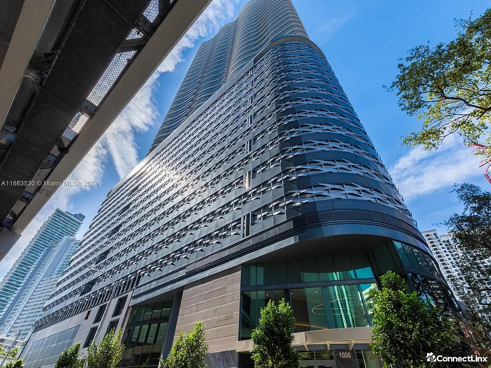 1000 Brickell Plz #4104
