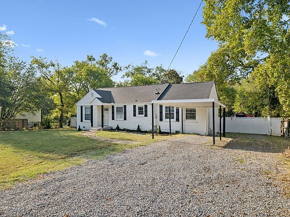 3rd image of 606 Blackstone Ave