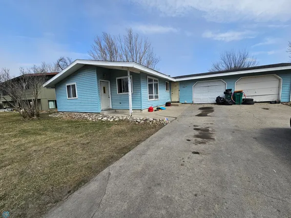 912 Western Rd, Wahpeton, ND 58075