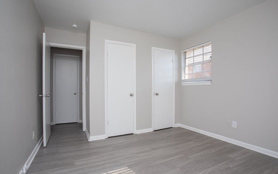 Welcome to Courtyards Apartments, where spacious, modern interiors meet comfort. Enjoy ample closet space and bright, inviting rooms designed for your lifestyle. Don't miss the chance to make this your new homeschedule a tour today!