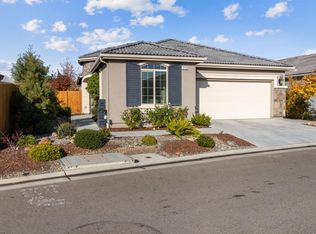 3529 Taylor Ln, Clovis, CA 93619