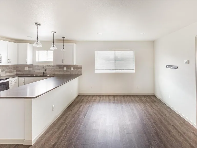 4912 Gaston Ave — Photo 5