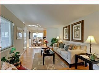 3rd image of 1627 Benton Ct