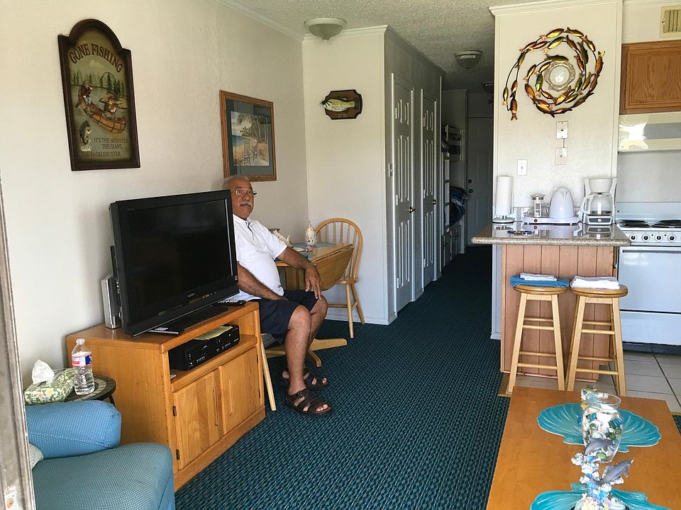 1st image of 1602 Seawall Blvd