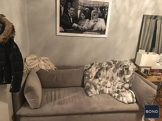 Rented by Bond New York | media 25