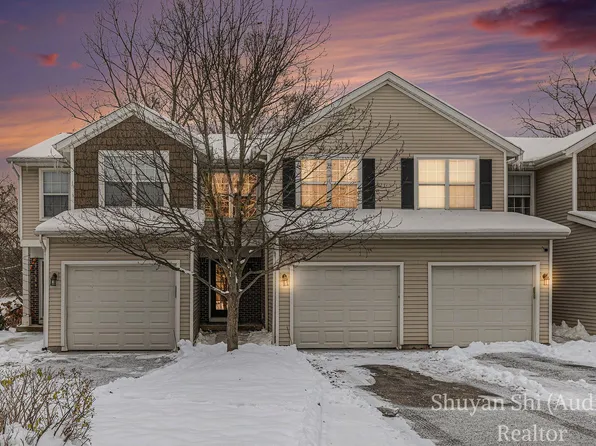 3296 Park Ridge Ln NE, Grand Rapids, MI 49525
